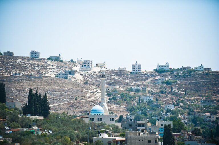 1024px West Bank 36.jpg