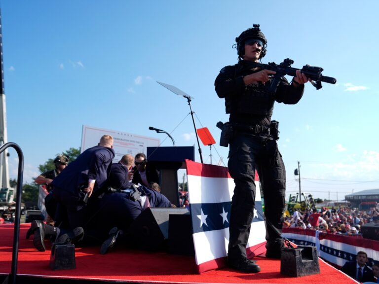 טראמפ עצרת היורה בקורבן 'יונה על משפחתו' כדי להציל אותם מכדורים | חדשות בחירות 2024 בארה"ב Ap24195809729638 1720945687.jpg