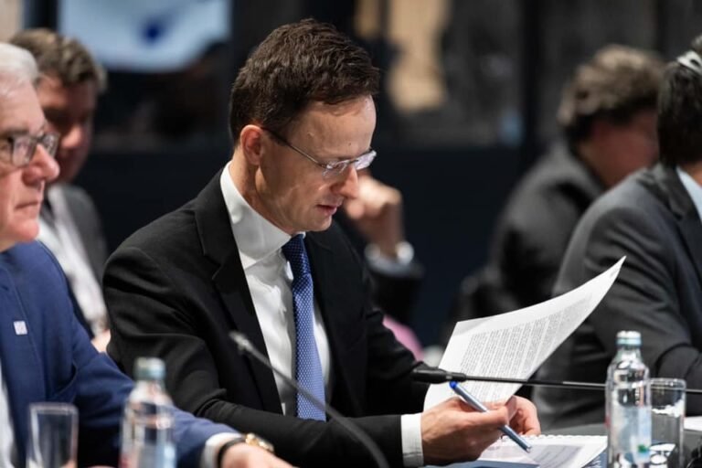 Szijjarto 02 Facebook.jpg