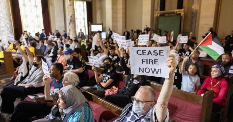 תוכנית מועצת העיר להגביר את האבטחה במרחבים היהודיים מעוררת מחאה Urlhttps3a2f2fcalifornia Times Brightspot.s3.amazonaws.com2f972f302f27a7ade64d92a382fb672ccaacb92f1465423 Me City Backed Vigilante Defense Training 15 Mjc.jpg