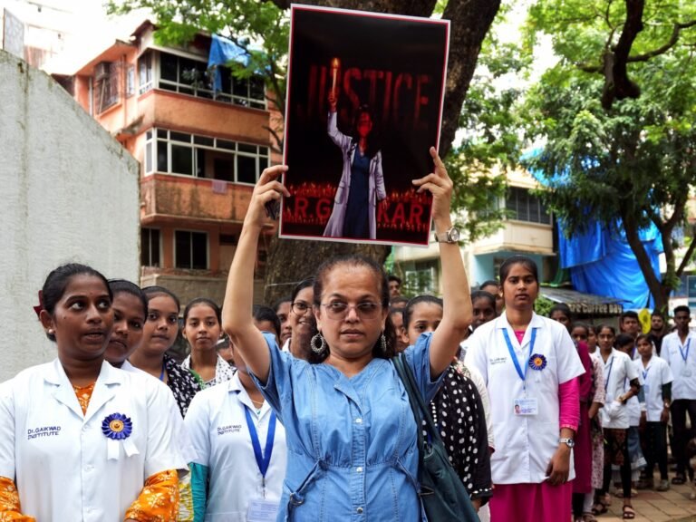 2024 08 18t133152z 1322303049 Rc26i9atd2uj Rtrmadp 3 India Rape Protests 1723989757.jpg