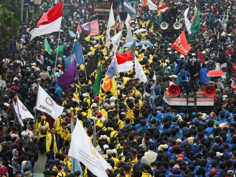 2024 08 22t065845z 2044258010 Rc2uk9a9wyey Rtrmadp 3 Indonesia Politics Protest 1724315425.jpg