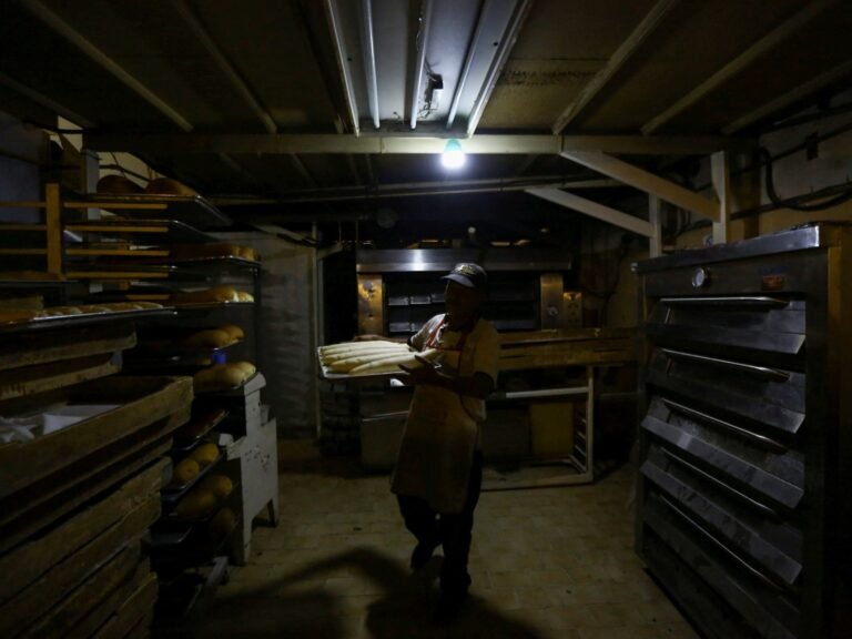 הכוח מתחיל לחזור לחלקים מוונצואלה לאחר הפסקה המונית | חדשות הבחירות 2024 08 30t193301z 1659375556 Rc2bq9aode2v Rtrmadp 3 Venezuela Power Outage 1725048125.jpg