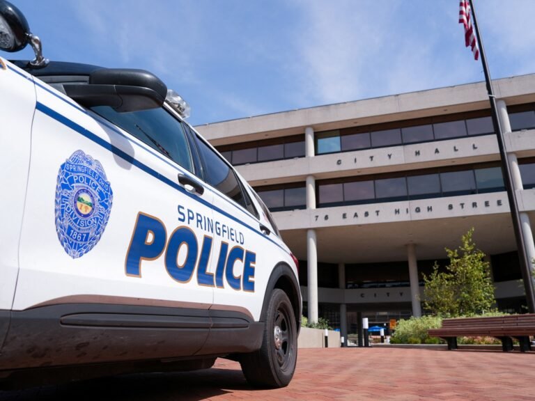 'אני חושש': תוצאות של מידע מוטעה של טראמפ על האיטיים של ספרינגפילד | חדשות בחירות 2024 בארה"ב 2024 09 12t175844z 1986612032 Rc24z9azibns Rtrmadp 3 Usa Election Migration Springfield 1726388982.jpg