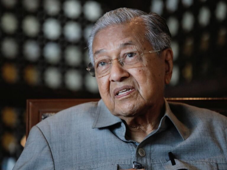 2022 11 08t093336z 1508809761 Rc2ehx9igmal Rtrmadp 3 Malaysia Election Mahathir 1730180012.jpg