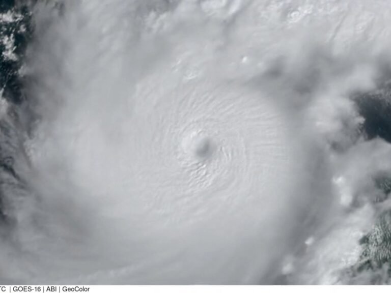 2024 10 07t181722z 1230564295 Rc2ufaaqh1zu Rtrmadp 3 Storm Milton Satellite Images 1728404259.jpg