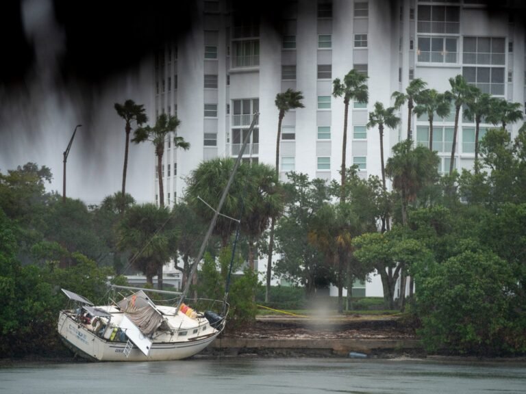 Afp 20241009 2176932193 V1 Highres Floridaresidentsprepareforhurricanemilton 1728667167.jpg