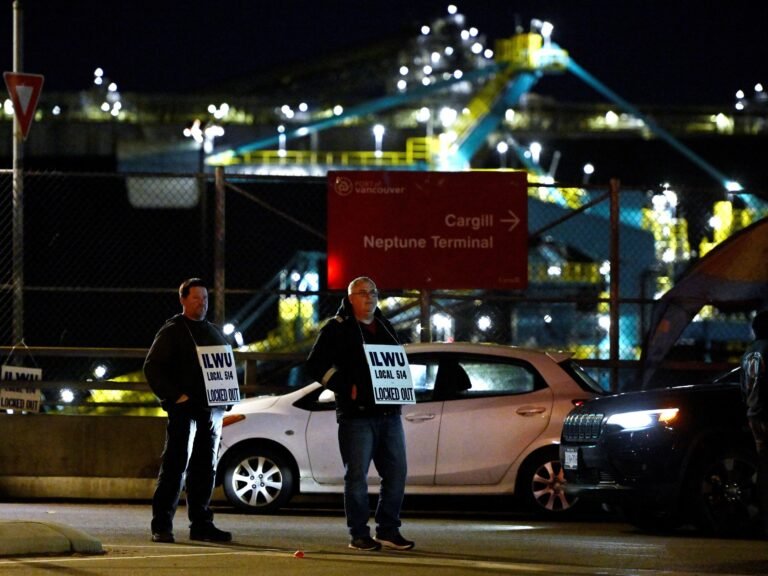 2024 11 05t022350z 1362894476 Rc2pyaav8g79 Rtrmadp 3 Canada Port Strike 1731446243.jpg