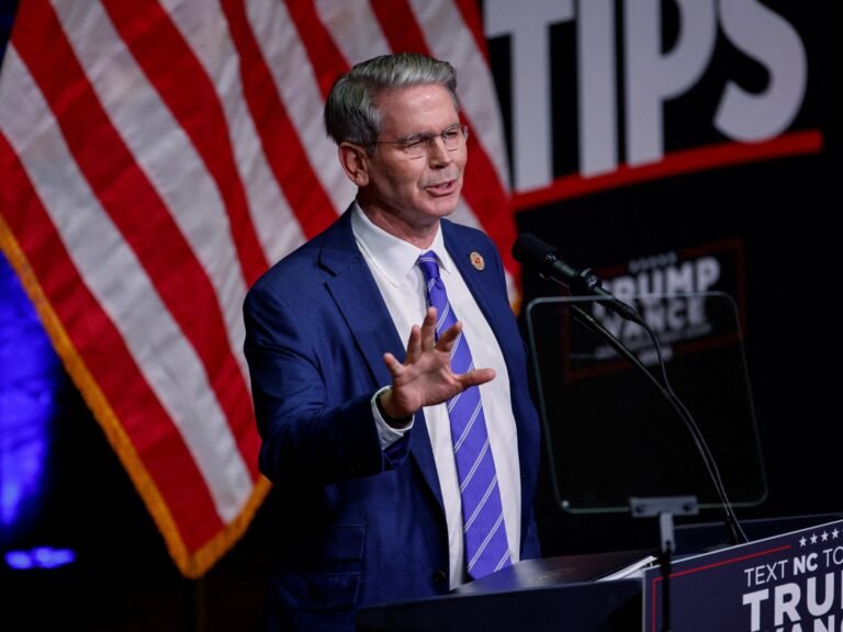 טראמפ בוחר את המשקיע המיליארדר סקוט בסן לשר האוצר | חדשות דונלד טראמפ 2024 11 14t041016z 1124133602 Rc2wf9ago4hz Rtrmadp 3 Usa Trump Treasury 1732342293.jpg