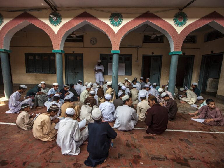 2013 09 15t120000z 1697401702 Gm1e99f19yo01 Rtrmadp 3 Pakistan Taliban 1733919787.jpg