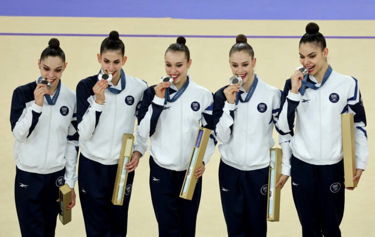 אלופות: נבחרת ההתעמלות האמנותית של ישראל זכתה במדליית הכסף 926658.jpeg