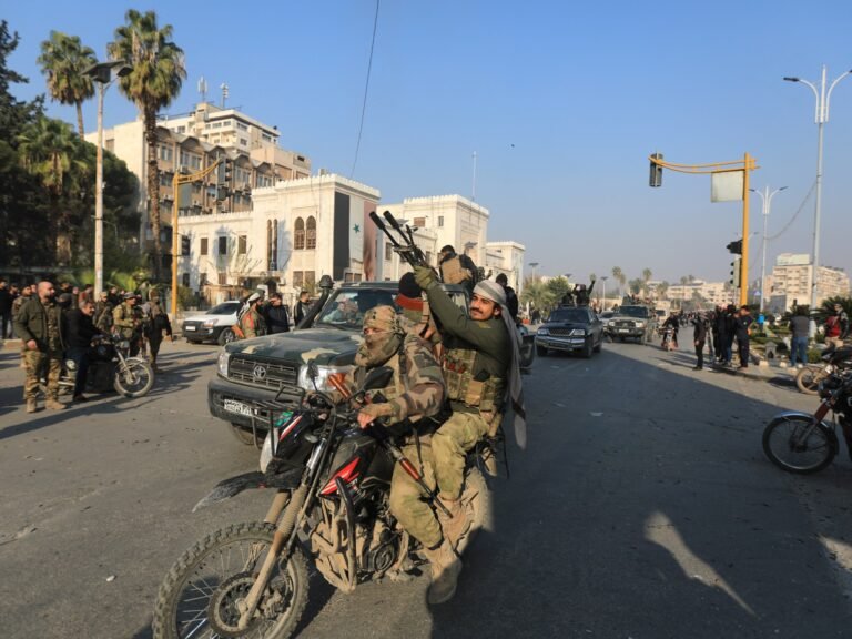Afp 20241206 36pp6yk V4 Highres Syriaconflicthama 1733503684.jpg
