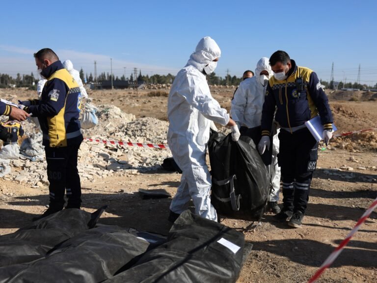 Afp 20241216 36qc6hj V2 Highres Syriaconflictmassgrave 1734354540.jpg