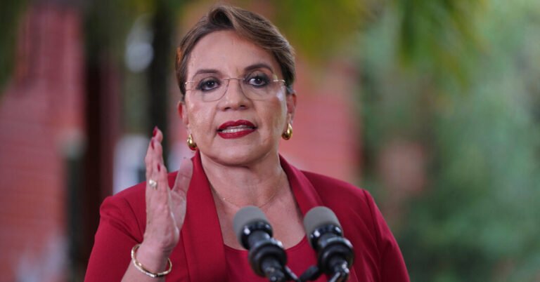 מנהיג הונדורס מאיים לדחוף את צבא ארה"ב מהבסיס אם טראמפ יורה על גירוש המוניים 03latem Deporations 01 Lgqb Facebookjumbo.jpg