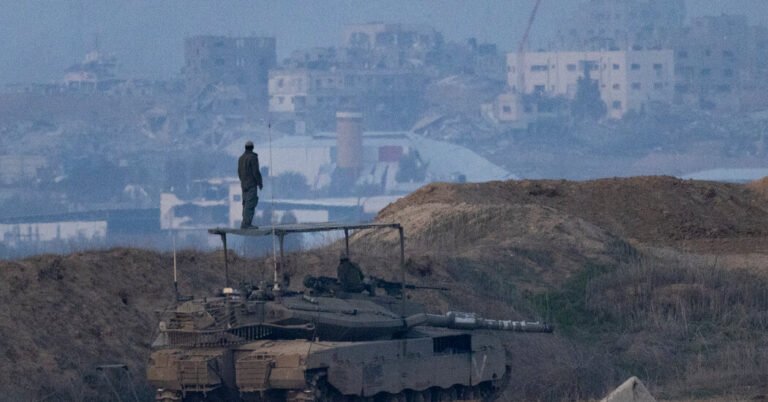 השייח', המוגול והדיפלומט: השלישייה שחתמה את ההפוגה בעזה 17gaza 1 Qfzg Facebookjumbo.jpg