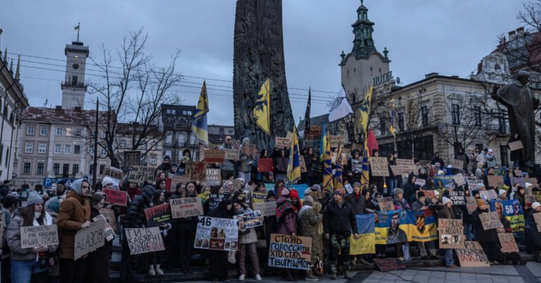 19ukraine Trump Top Mljg Facebookjumbo.jpg
