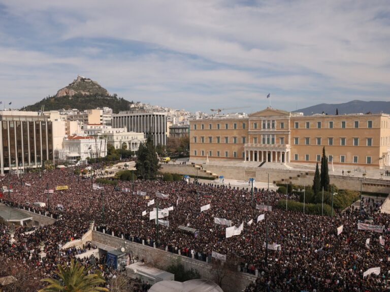 2025 01 26t130642z 364786322 Rc2nhca8jjru Rtrmadp 3 Greece Trains Crash Protests 1 1737903113.jpg