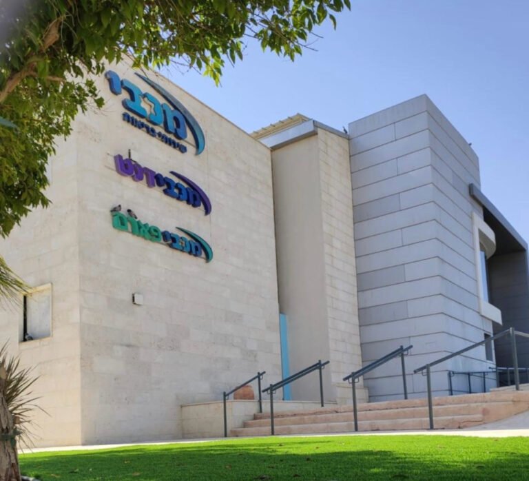 משר הבריאות מגיב לאירוע האלימות במרפאה בבני ברק 802792.jpeg