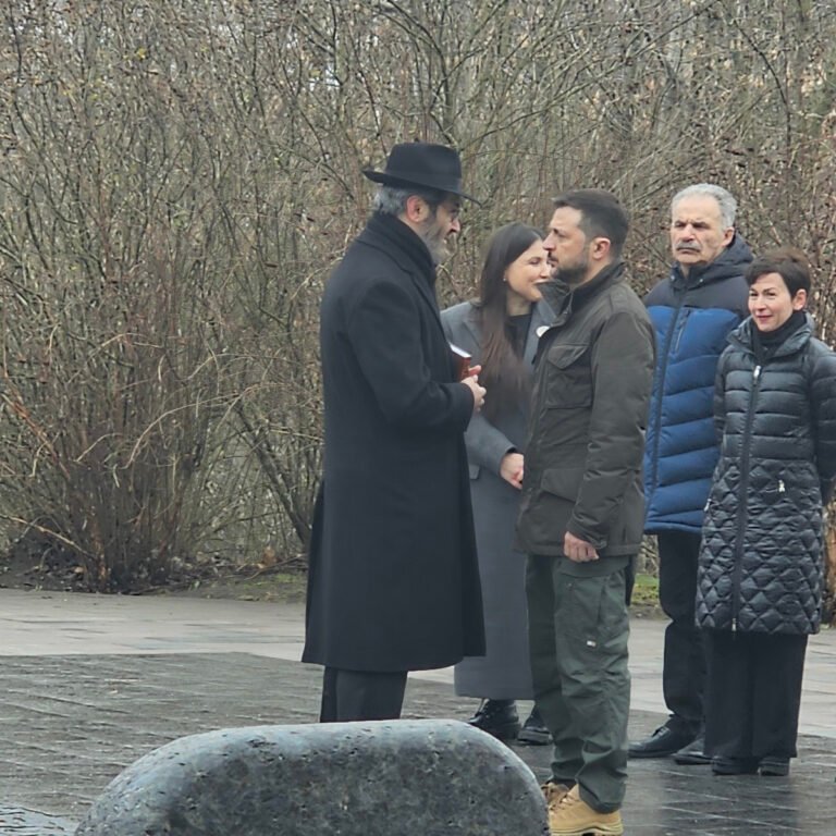 הנשיא זלנסקי משתתף בטקס בבאבי יאר לציון 80 שנה לשחרור אושוויץ 958812.jpeg