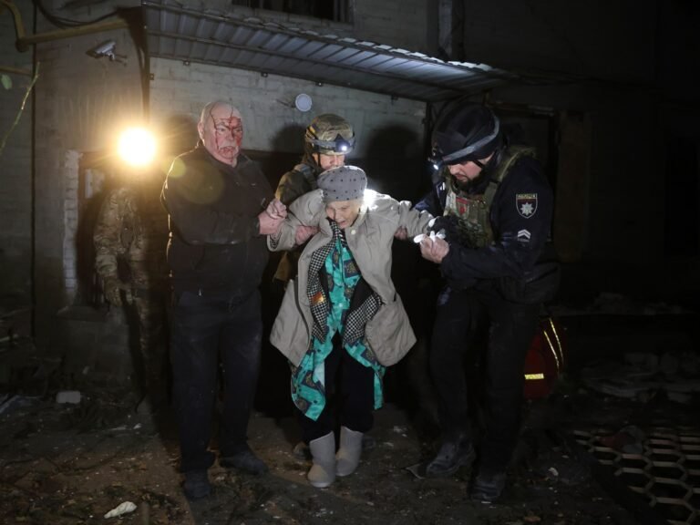 Ap25023256438154 1737618375.jpg