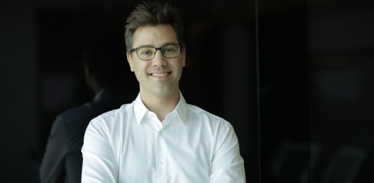 Yoni Assia 13 Xbd11o.jpg