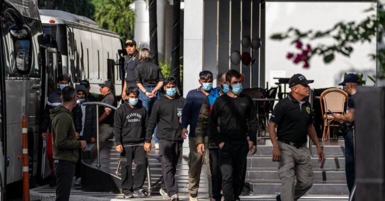 מהגרים שגורשו לפנמה על ידי ממשל טראמפ שנלקח למחנה הג'ונגל 19panama Deportation Btkc Facebookjumbo.jpg