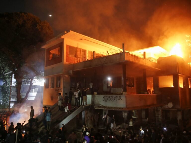 2025 02 05t192251z 425224715 Rc2jocaquw5a Rtrmadp 3 Bangladesh Protests 1738821236.jpg