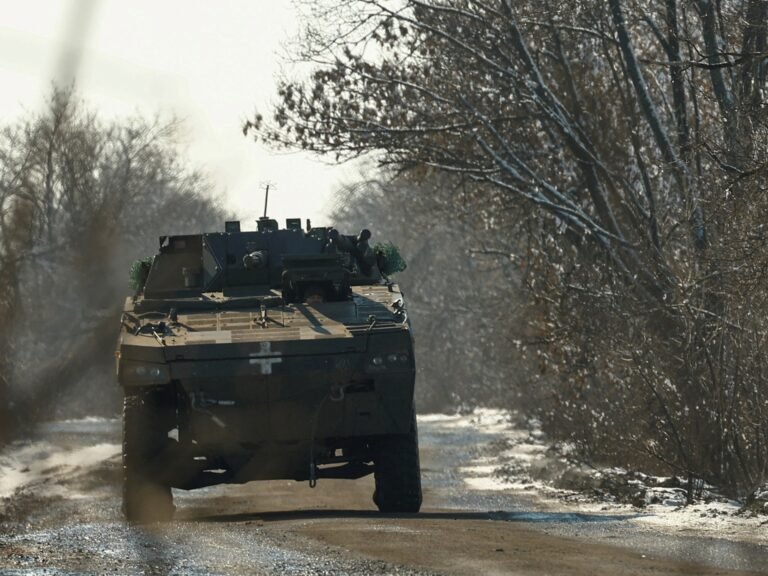 אוקראינים מסתכלים על נאט"ו לארכיטקטורה ביטחונית אירופאית | חדשות מלחמת רוסיה-אוקראינה 2025 02 18t215100z 68938115 Rc2xwcaqmukb Rtrmadp 3 Ukraine Crisis Trump 1739962979.jpg