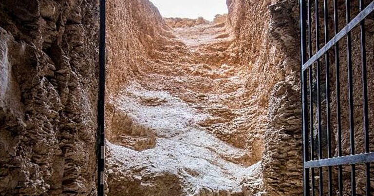 21pharaoh Tomb Phgl Facebookjumbo.jpg