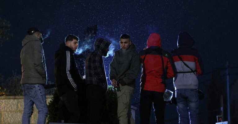 עזה הפסקת האש עשויה להסתיים בימים, ללא שום הארכה שהוסכמה. מה קורה הלאה? 24mideast Assess Hwcl Facebookjumbo.jpg