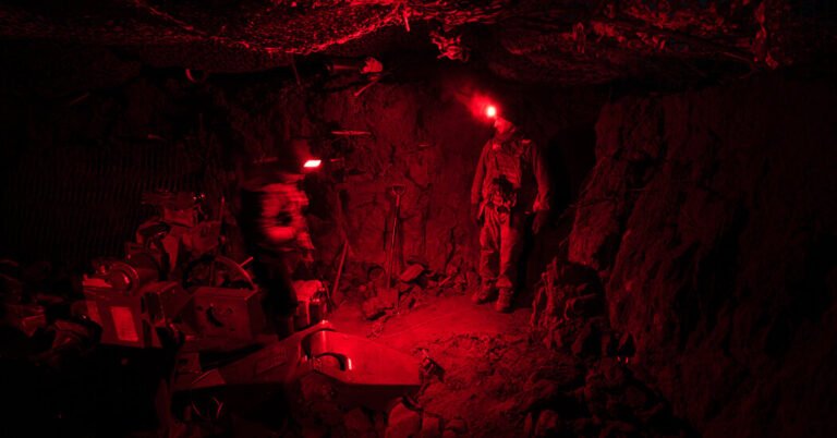 05dc Intel Chpq Facebookjumbo.jpg