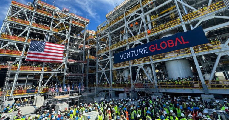 13cli Trumplng 01 Vbqj Facebookjumbo.jpg