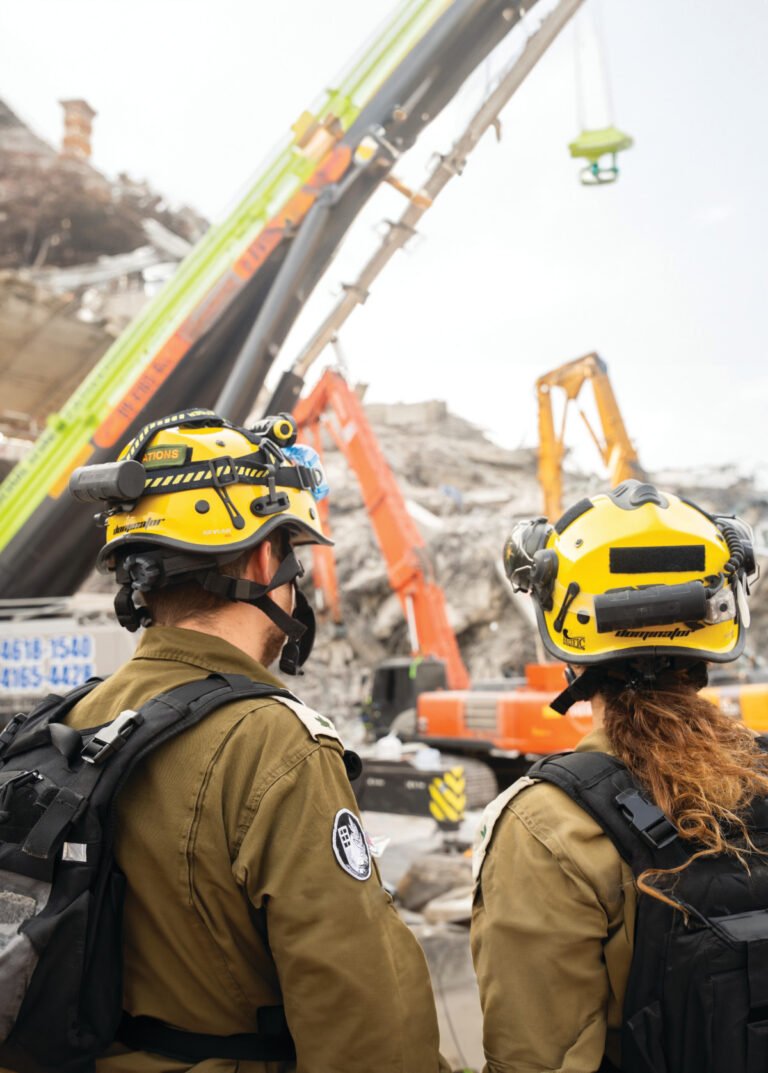 "הר של הריסות, מטורף": הישראלים שיצאו לסייע בזירת האסון בתאילנד 972452.jpeg