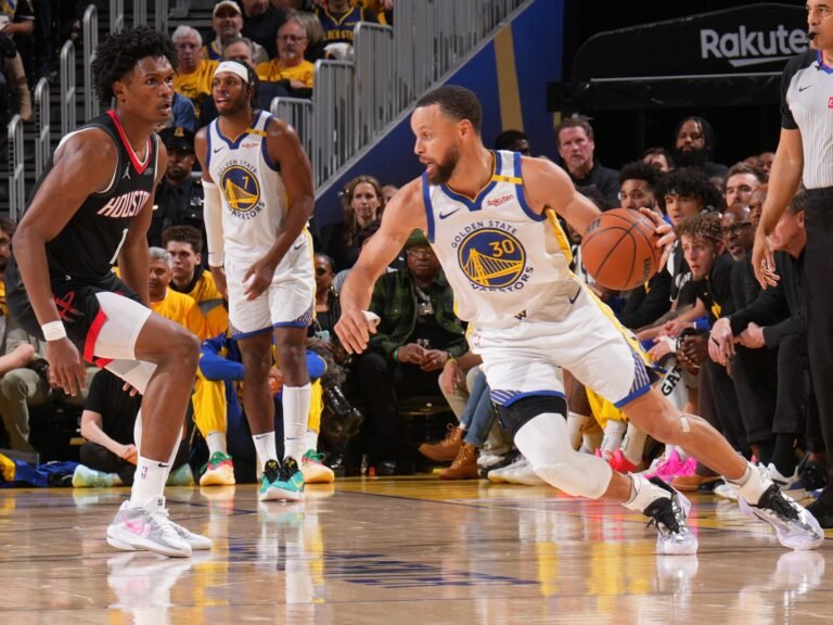 Afp 20250427 2211626340 V1 Highres 2025nbaplayoffshoustonrocketsvgoldenstatewar 1745732003.jpg
