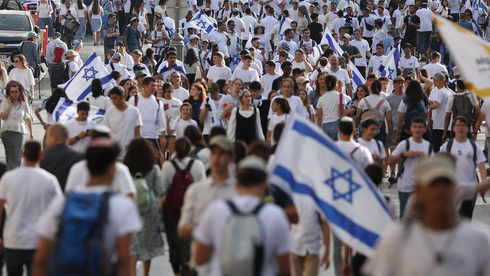 Tens of thousands attend Jerusalem Flag March 1748332669 h13ppemmxe 0 1114 1500 845 0 large.jpg