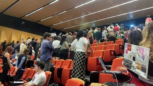 Australian students turn back on Jewish peer during antisemitism talk Bydzy9yblx 1 40 640 360 0 large.jpg