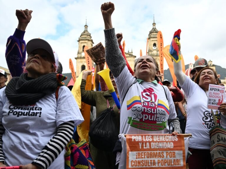 Afp 20250530 48l74kd v1 highres colombiareformstrikemarch 1749667417.jpg