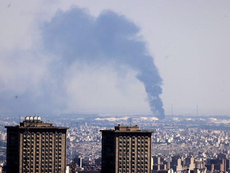 Afp 20250617 62pd2mw v2 highres topshotiranisraelconflictstrikes 1750179404.jpg