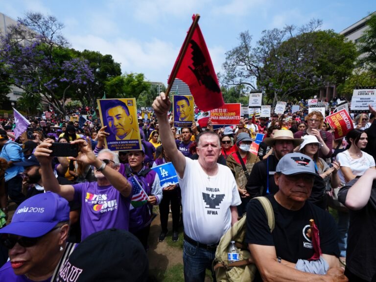 טראמפ "להפעיל" נחתים כדי להגיב להפגנות בהעלאת LA בהסלמה גדולה | חדשות דונלד טראמפ Ap25160720965455 1749507831.jpg