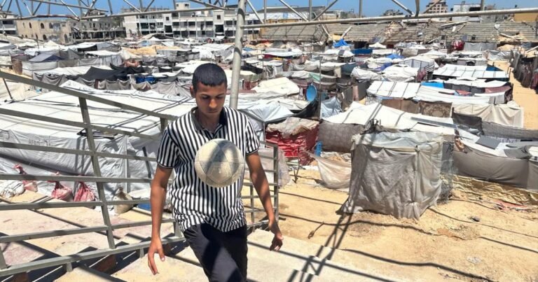 חלום גביע העולם של פלסטין עדיין נמשך כאשר ישראל הורס את תחום הספורט של עזה | חדשות כדורגל Youssef abu shwareb the goalkeeper tries to hold onto an exercising schedule as much as possible despite the carnage. image by mohamed solaimane. 1749467823 3f6ccb 1749484061.jpg