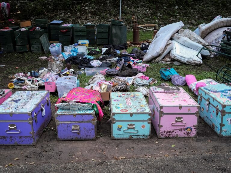 כאשר סערות קטלניות שוככות, שיטפונות טקסס מעמידה זרקור לתגובה של ממשל | חדשות אקלים 2025 07 07t201920z 590399810 rc2shfahw9sc rtrmadp 3 usa weather texas flooding 1751990630.jpg