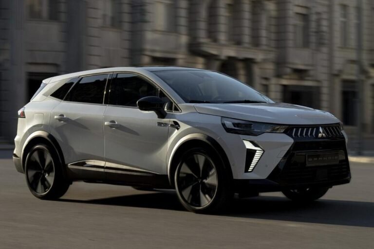 חדשות רכב – ותודה לרנו: מיצובישי גרנדיס חוזר כרכב פנאי 8767.jpg