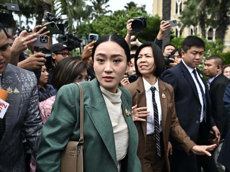 בית המשפט משעה את המקרה של ראש הממשלה של תאילנד בהמתנה לשיחת טלפון הודלפה | חדשות פוליטיקה Afp 20250701 64d26yr v2 highres topshotthailandpoliticsgovernment 1751355106.jpg