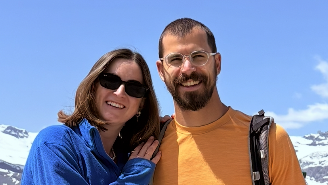 עזבנו את העבודה והדירה ועברנו לגור בקרוואן באירופה Rkmw5ww8el 317 19 328 185 0 large.jpg