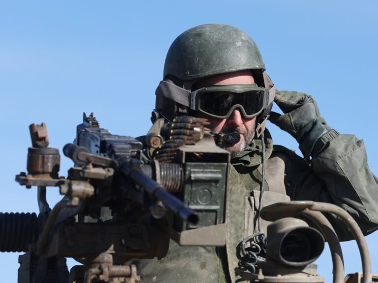 12007817 1755673294.jpg