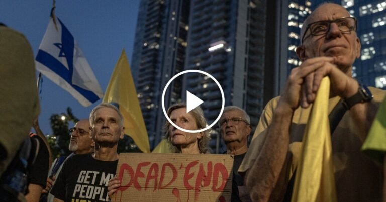 טייסי צה"ל מלחמת מחאה בעזה מחוץ למטה הצבאי הישראלי 12int israel cover vlcm facebookjumbo.jpg