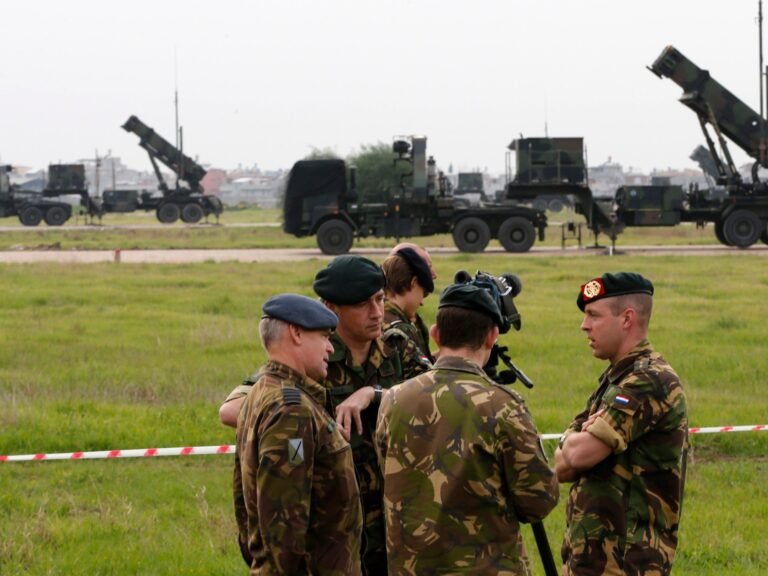 2013 01 26t120000z 2109474281 gm1e91r02hl01 rtrmadp 3 syria crisis patriot turkey 1755739770.jpg