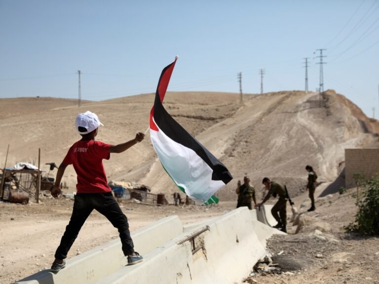 ניתוח: תוכנית ההתיישבות של ישראל E1 הופכת את המדינה הפלסטינית רחוק יותר | חדשות סכסוך ישראל-פלסטין 2018 07 04t142237z 246590625 rc1699ef7df0 rtrmadp 3 israel palestinians bedouin.jpg