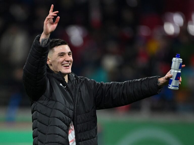 מנצ'סטר יונייטד השלם את בנימין ססקו חתימה מ- RP. לייפציג | חדשות כדורגל 2025 02 26t215815z 2051426609 up1el2q1p12at rtrmadp 3 soccer germany rbl wob report 1754733268.jpg