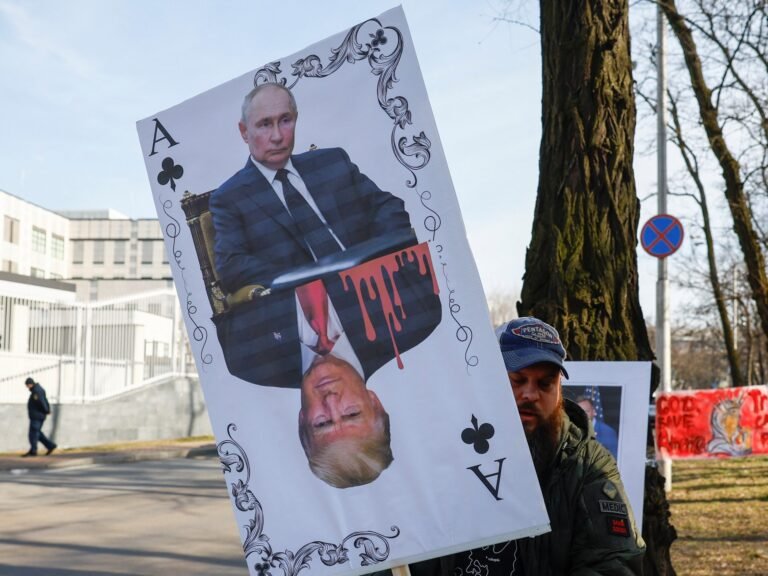 2025 03 08t133542z 1785339564 rc2y8daz76bj rtrmadp 3 ukraine crisis usa protest 1741897032.jpg